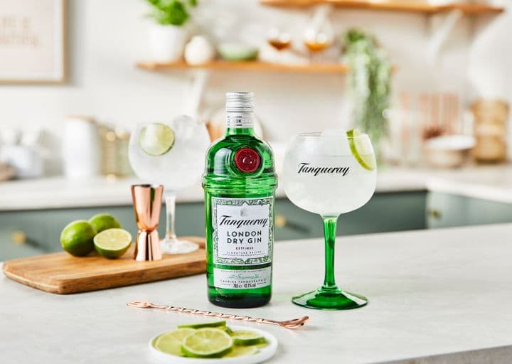 Tanqueray London Dry Gin in glass coupe 